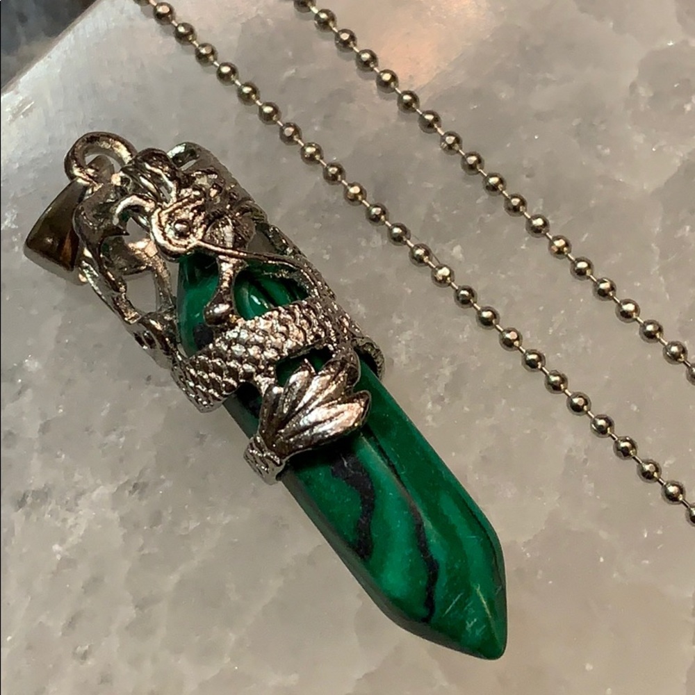 SALE!! Pendulum necklace with dragon detail NWOT